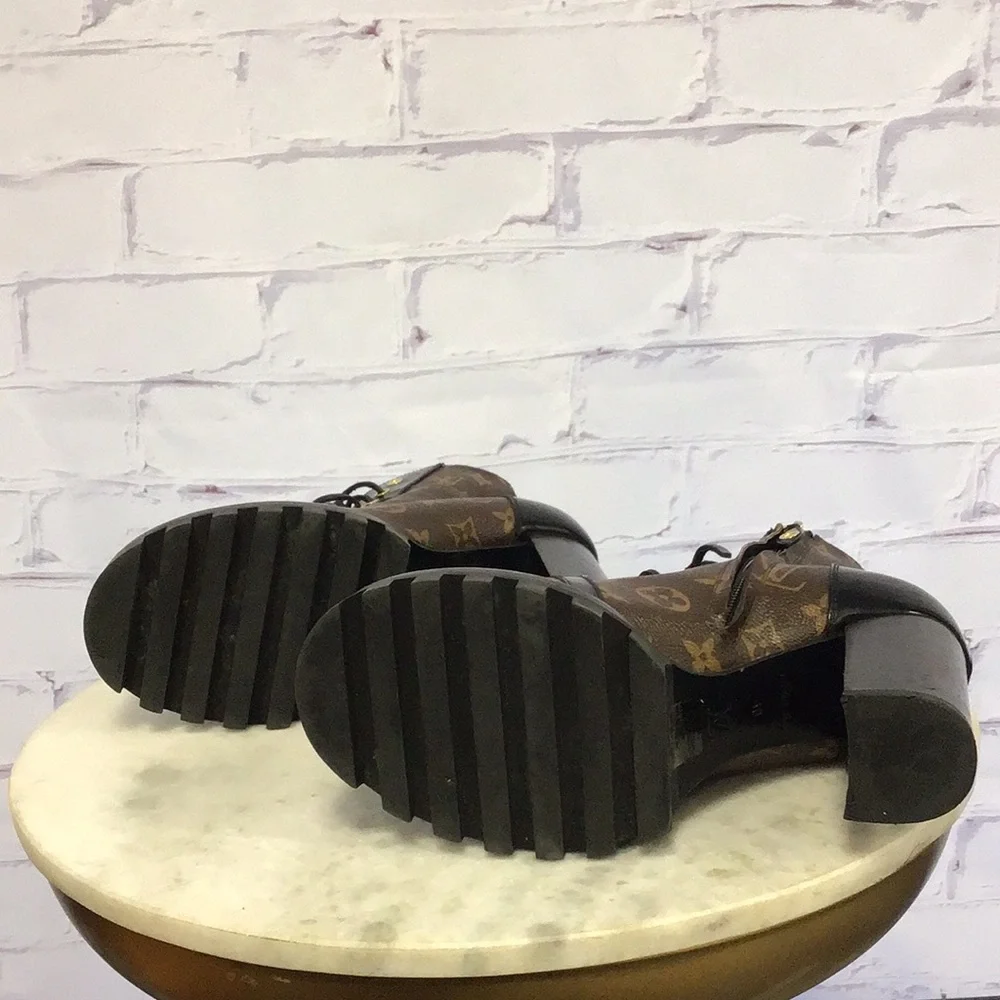 Louis Vuitton Star Trail Ankle Boots size 10